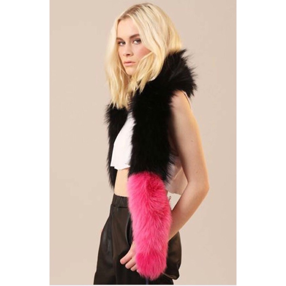 Charlotte Simone hot pink popsicle scarf